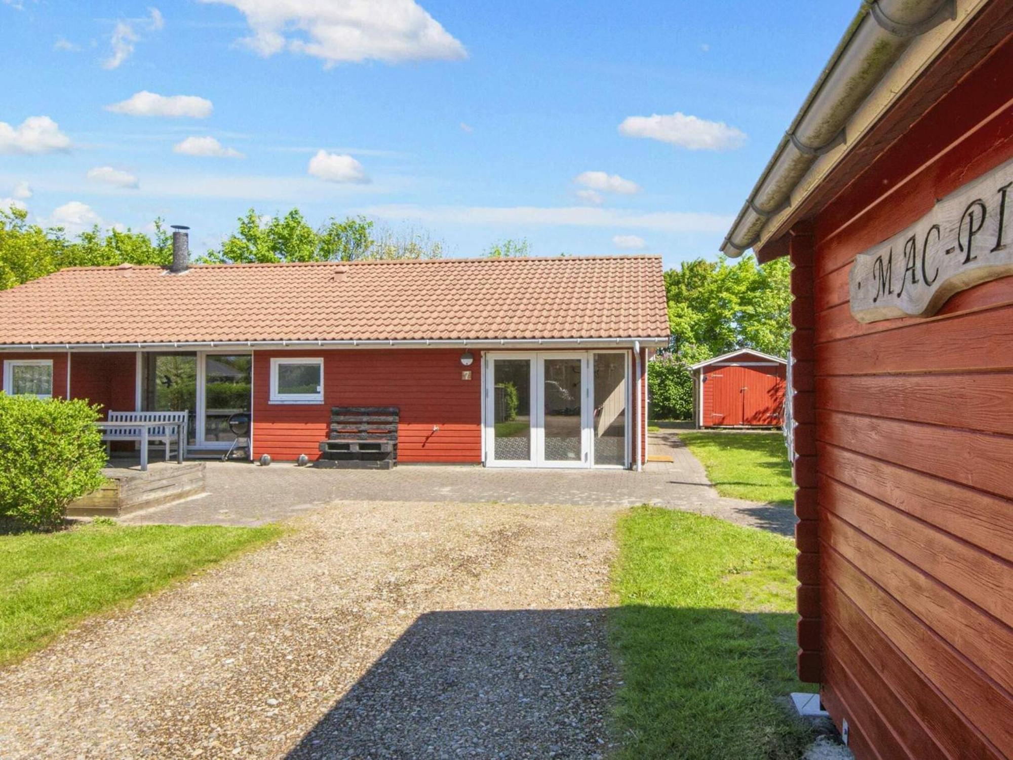 6 Person Holiday Home In Tarm Buitenkant foto